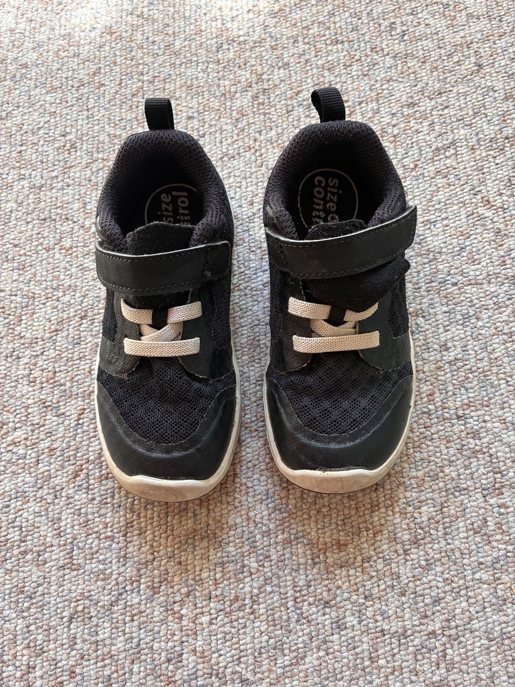 Decathlon Schuhe für Jungen: Turnschuhe Decathlon, Grösse 24 – Gebraucht aus Bättwil von tre_tj9g