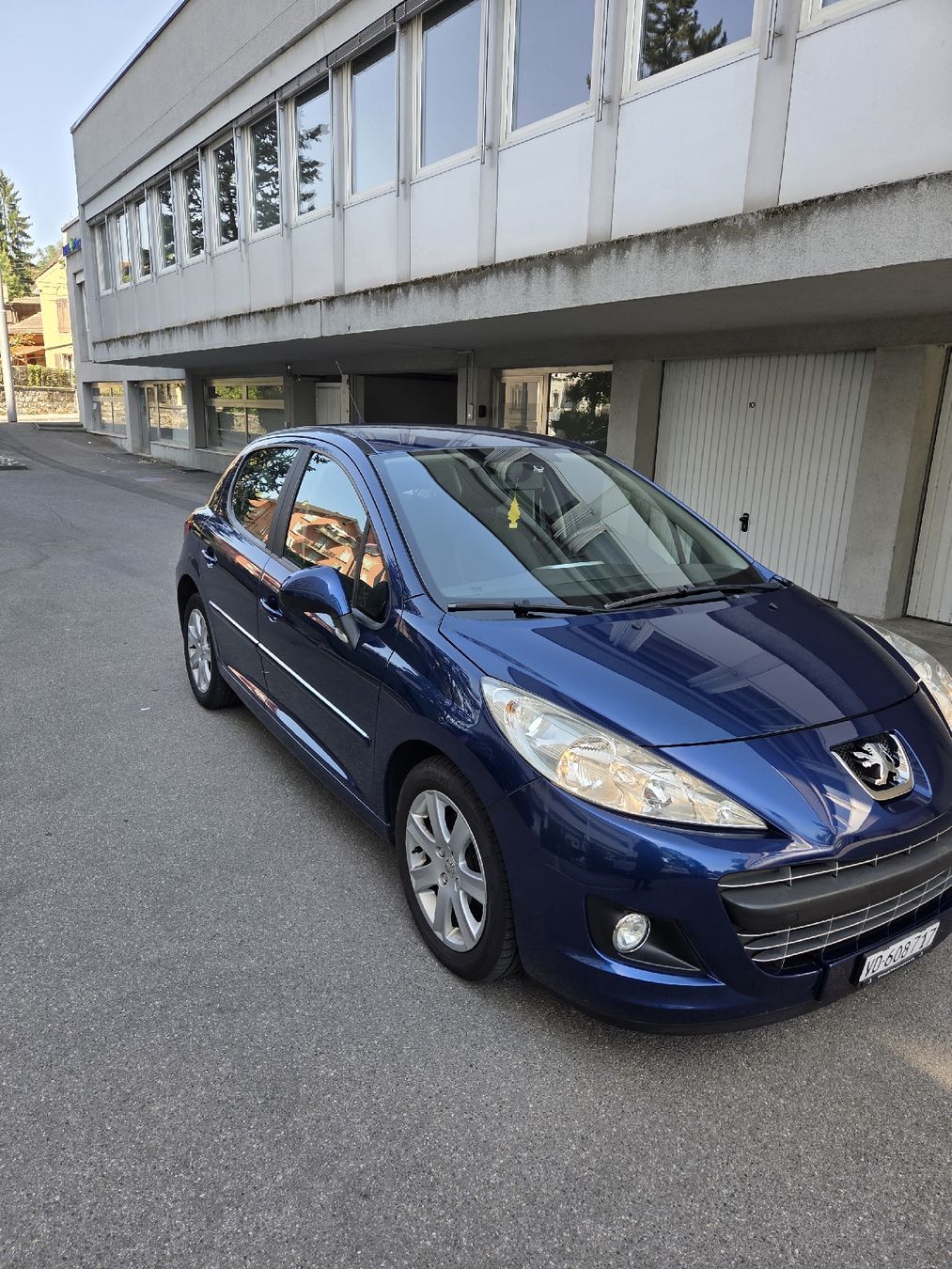 Peugeot Autos: Peugeot 207 expertisé  – D'occasion à Lausanne par bes_x2jw 1
