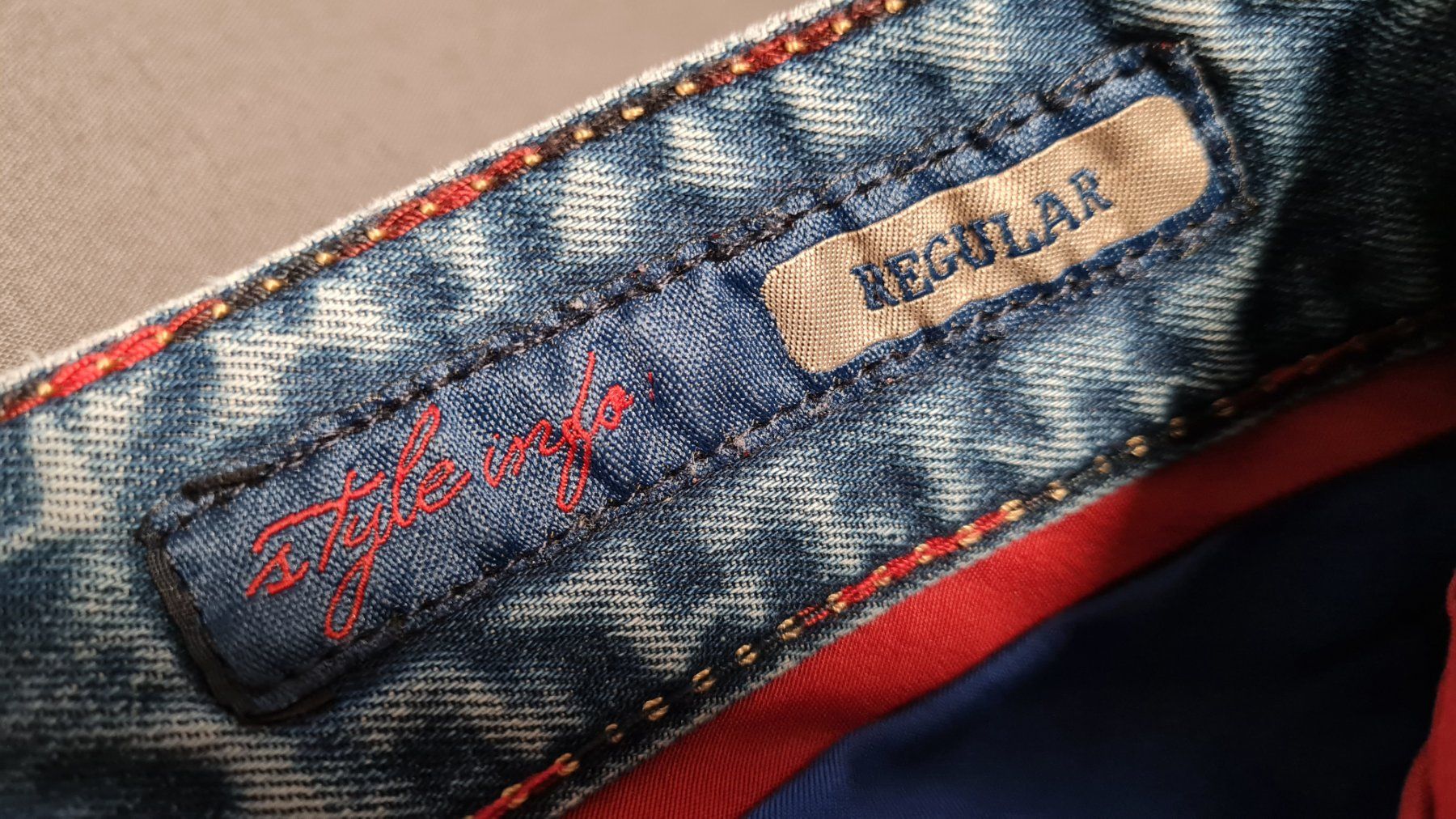 Dsquared2 Jeans: DSQUARED  blue jeans REGULAR       NEU Fr. 650.00 – Gebraucht aus Niederweningen von Obson 9