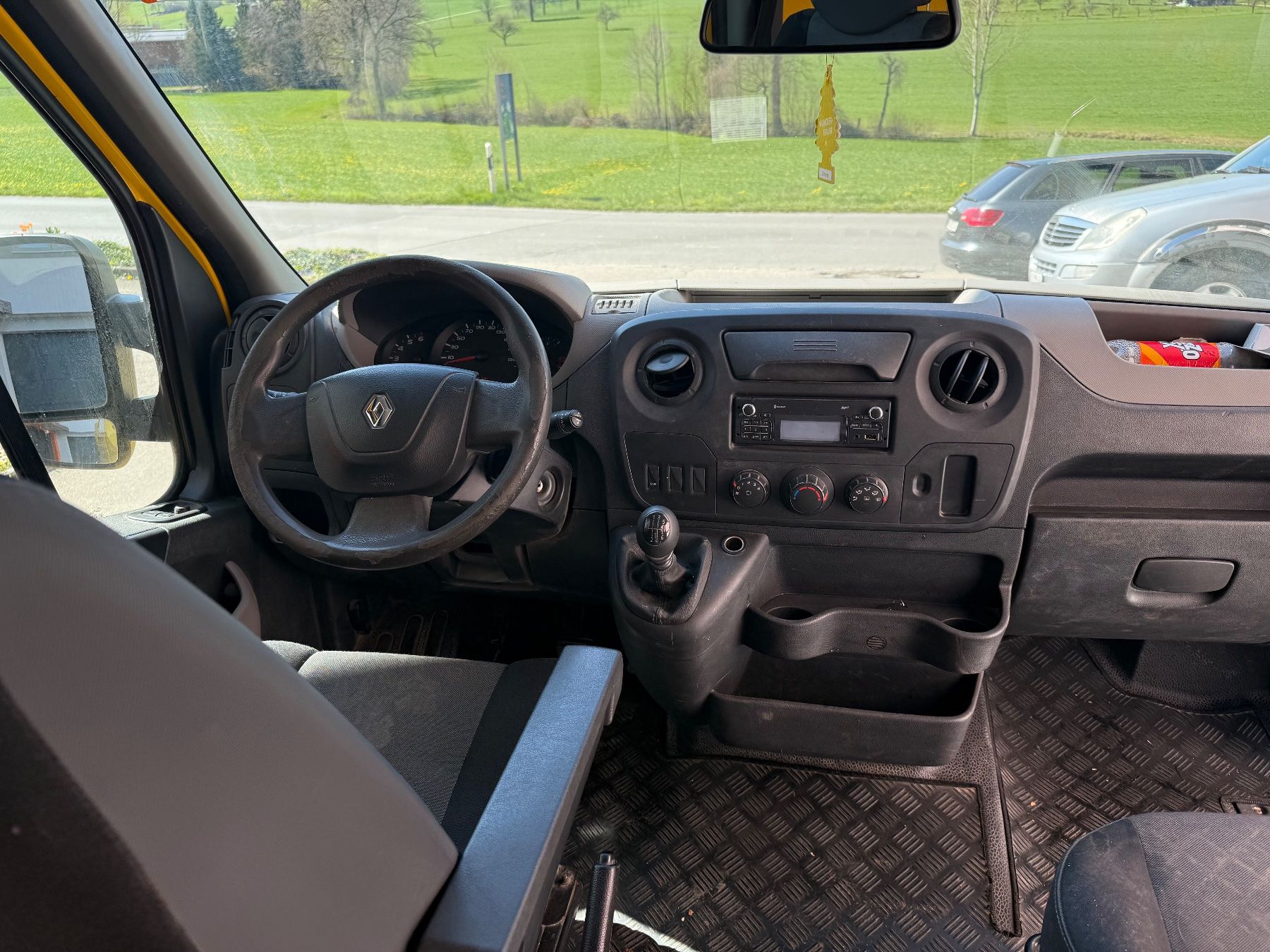 Renault Nutzfahrzeuge: Renault Master Kastenwagen gelb 2017 mit Problemen – Defekt aus Cham von cengo_ag 5