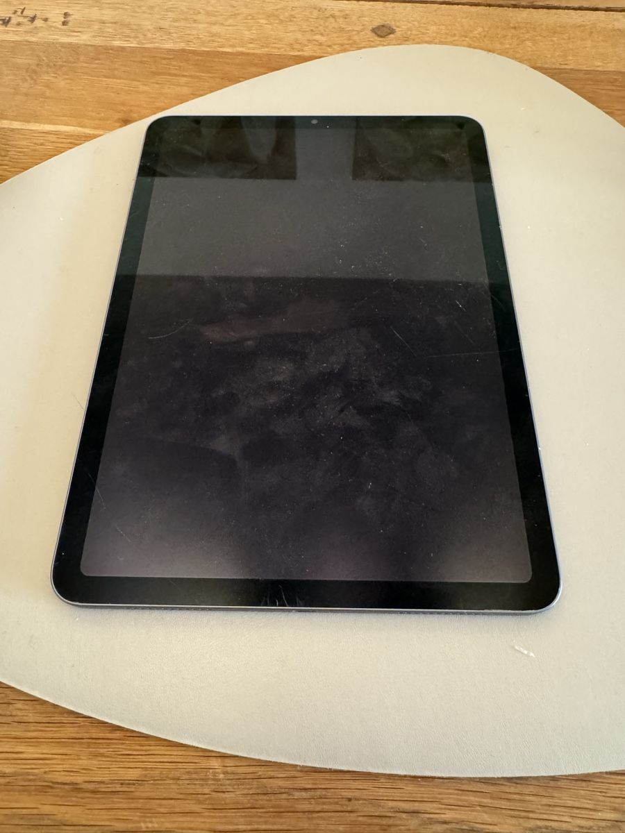 Apple Tablet PC: Apple iPad Air 5 Generation\) – Difettoso da Adliswil venduto da Busys