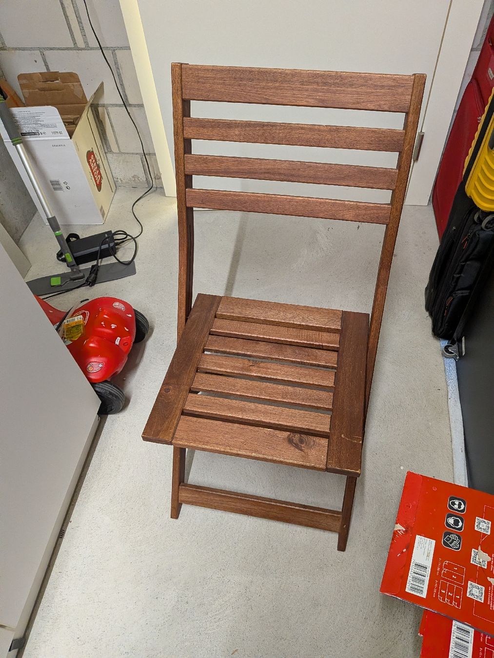 Ikea Sedie: Klappstuhl Holz braun gut erhalten – Usato da Aarau venduto da Dom1980 1