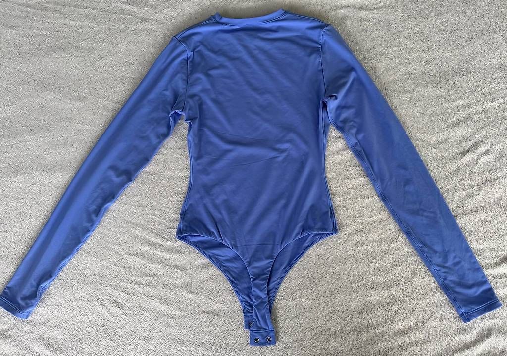 Skims Top: SKIMS blue bodysuit – Usato da Wettingen venduto da ObradovicJelena 3