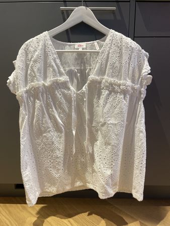 Weisses Blusen-T-shirt von s.Oliver, Gr. 34