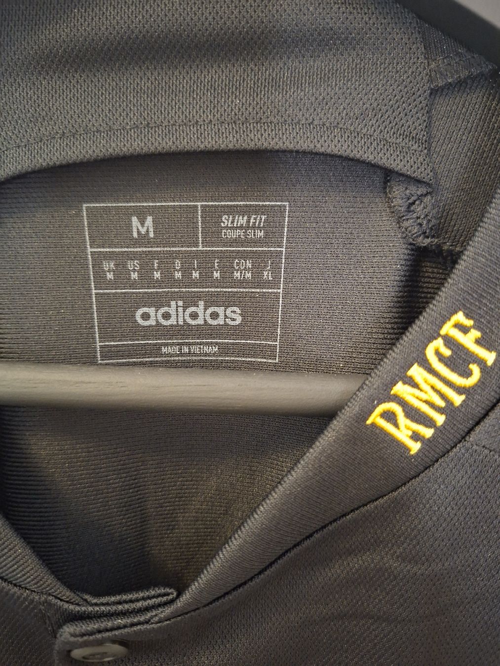 Real Madrid Canottiere & Pantaloni: BELLINGHAM #5 Original Real Madrid 2023-24 Third Trikot – Nuovo (secondo la descrizione) da St-Léonard venduto da SwissDealsJersey 5