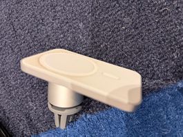 Belkin iPhone car magsafe holder