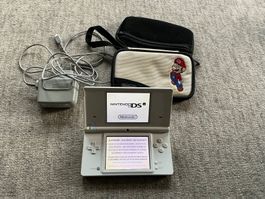 Nintendo DSi Konsole ,weiss ,mit Zubehör ,gebraucht Zustand