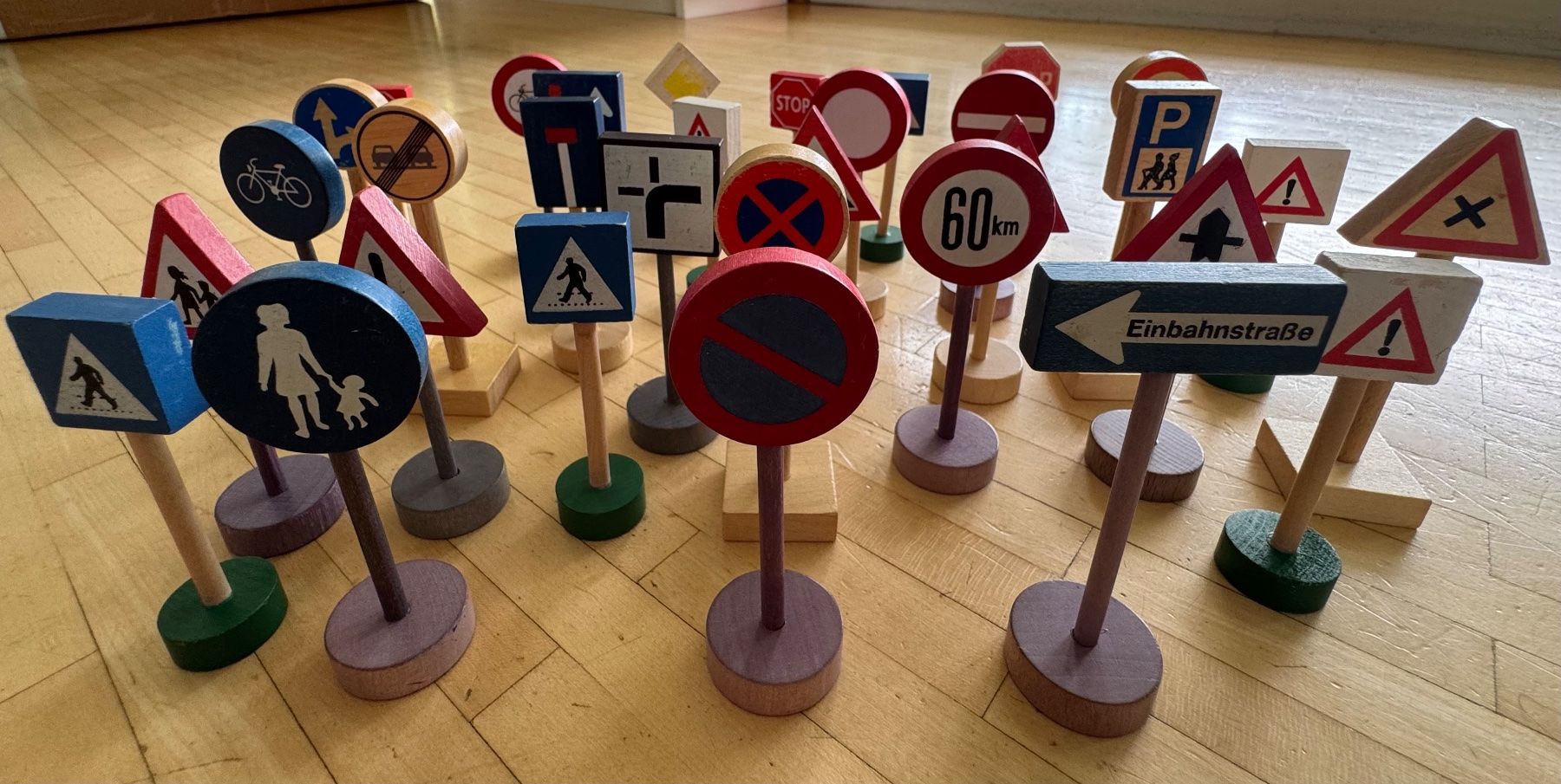 Spielzeuge: Verkehrssignale aus Holz – Gebraucht aus Meilen von Ebi77 1