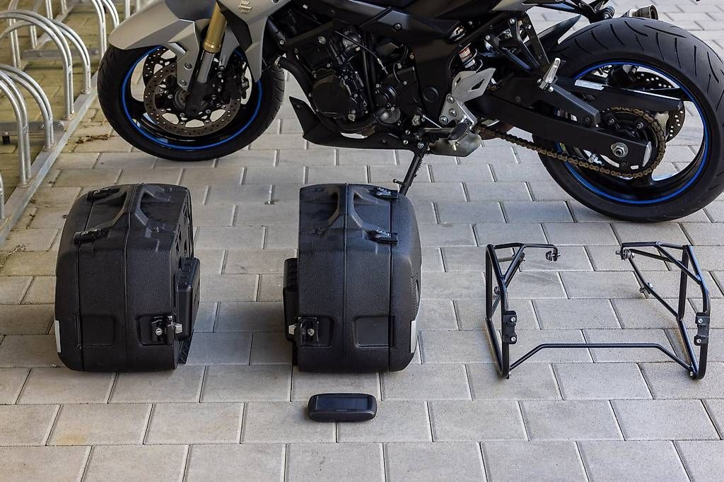 Strada: Suzuki GSR 750 – Usato da Uster venduto da kae_9tkj 4
