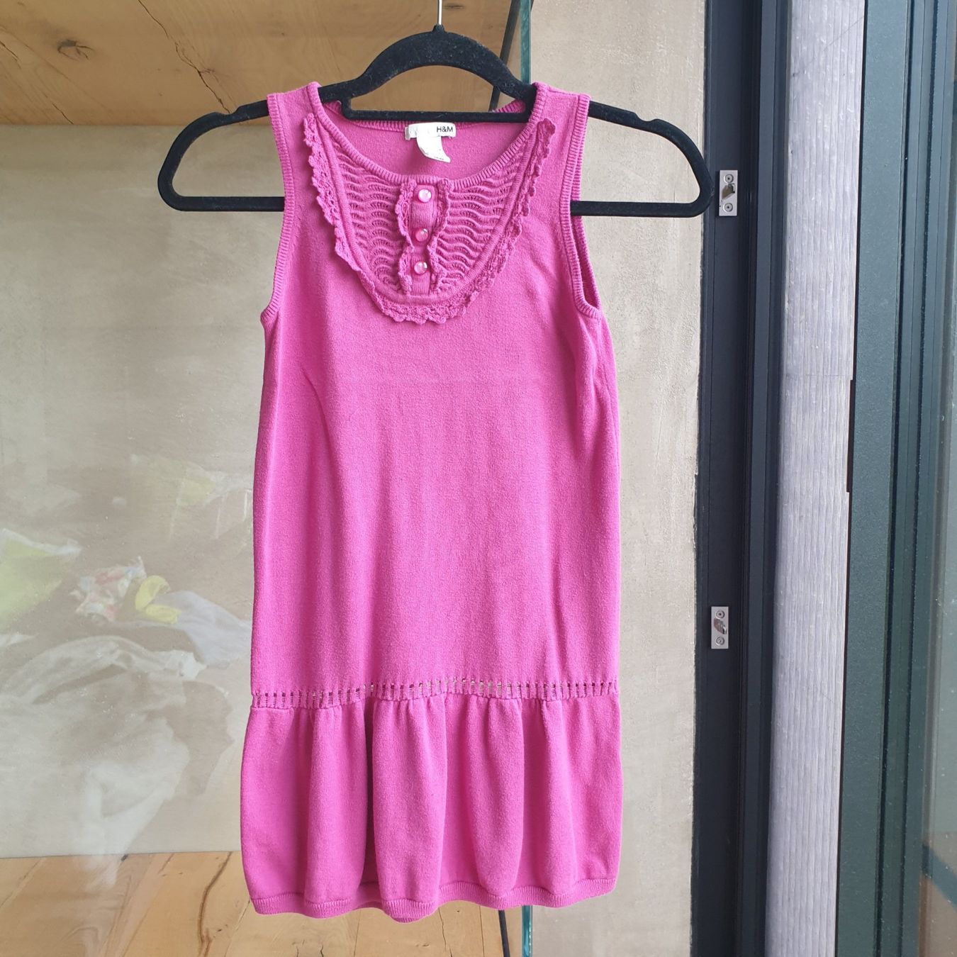 H&M Kleider & Röcke: 🐸 MÄDCHEN KLEID 122 / 128 H&M – Gebraucht aus Môtier (Vully) von Frogs