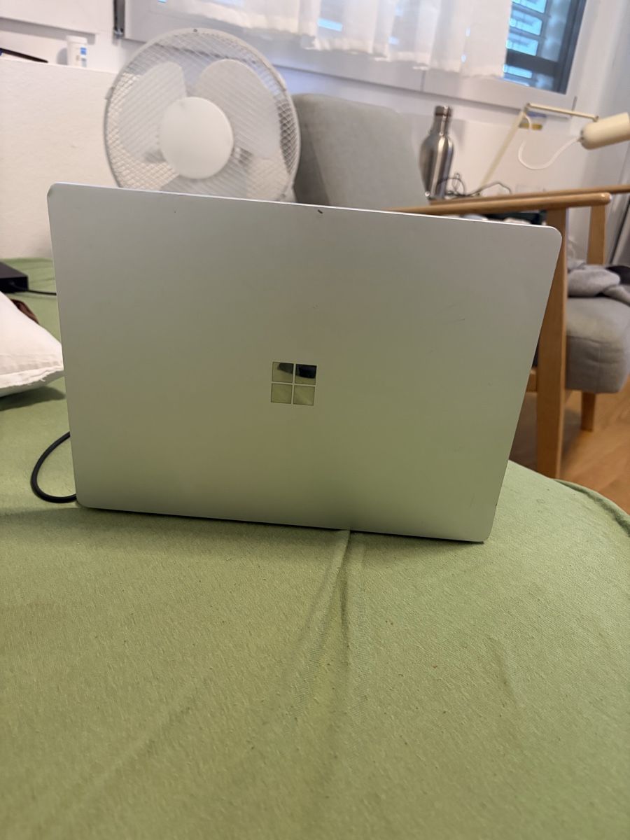 Microsoft Portables: Microsoft Surface 2 go – D'occasion à Zürich par eli_dqn5