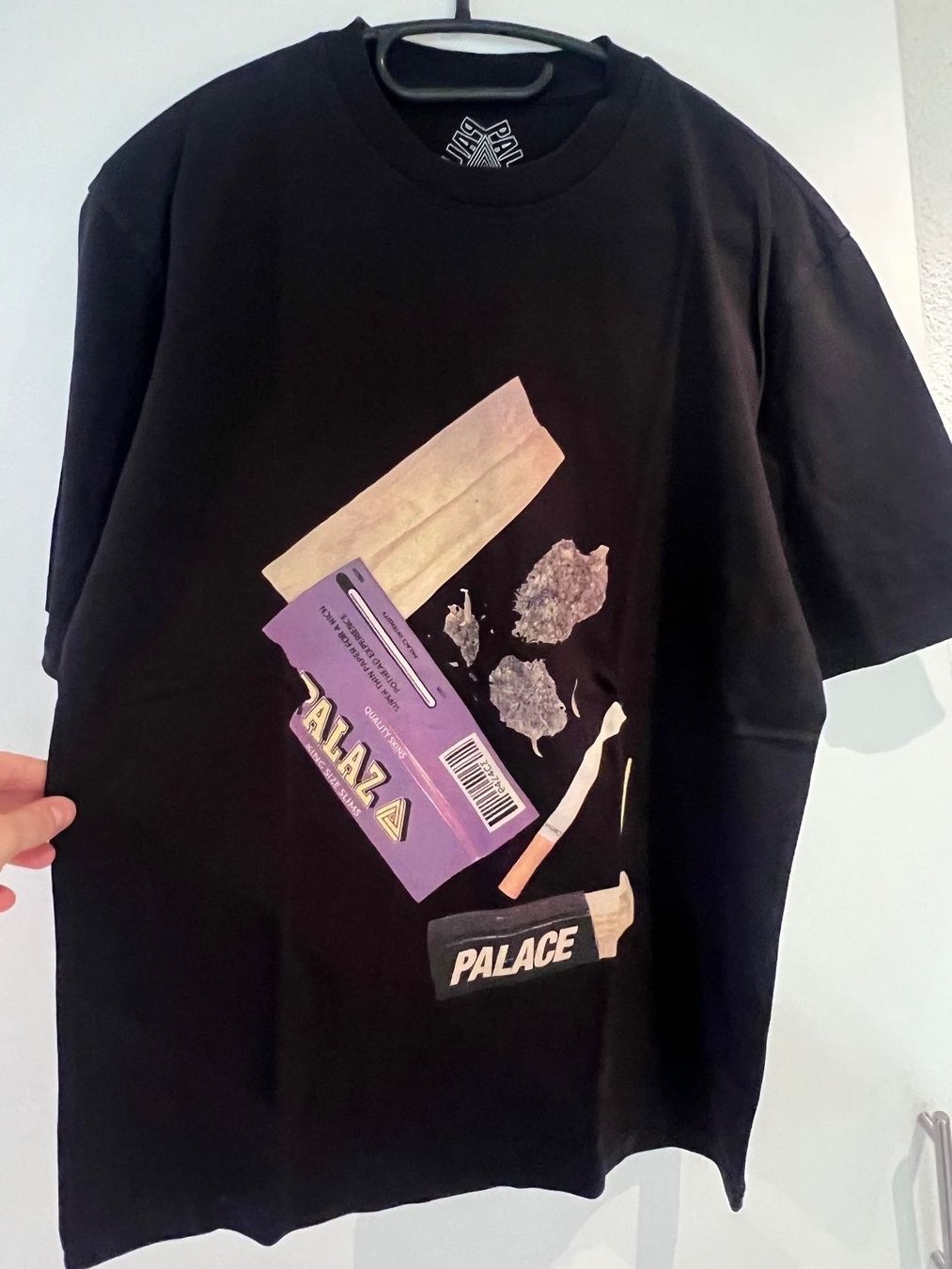 Palace T-Shirts: Schwarzes Palace T-Shirt – Gebraucht aus Dielsdorf von Anthony111