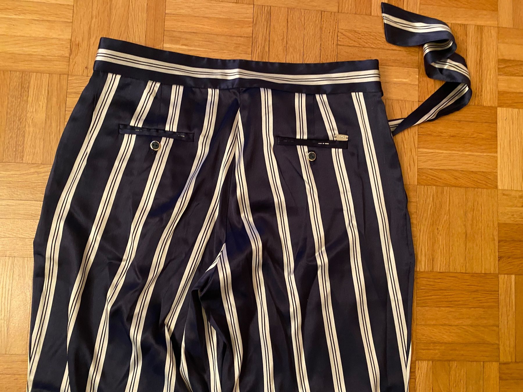 Liu Jo Pantaloni: Liu Jo Seide Hose Gr 38 – Nuovo (secondo la descrizione) da Zug venduto da estarthyme 3