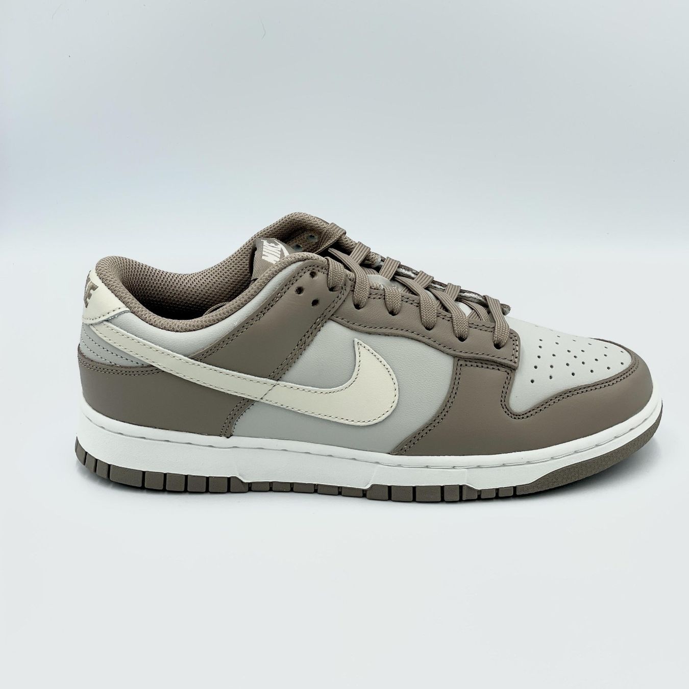 Nike Damenschuhe: Nike Dunk Low Bone Beige (W) EU 42.5 – Neu und originalverpackt aus Erlinsbach von sasneakers 3