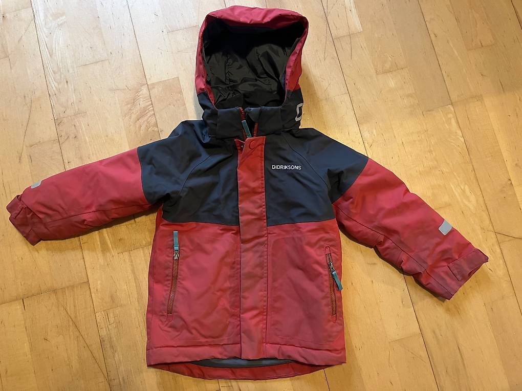 Didriksons Jacken & Mäntel: Didriksons Winterjacke Gr. 110 – Gebraucht aus Luzern von zlotanswife