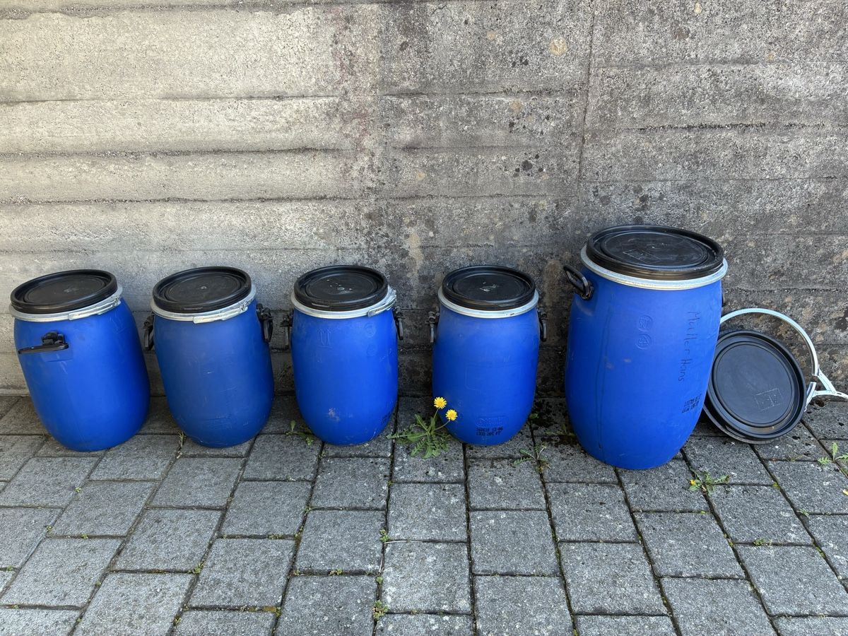 Accessori: Futterfässer, Kunststoff Fässer – Usato da Gränichen venduto da SabineZ01