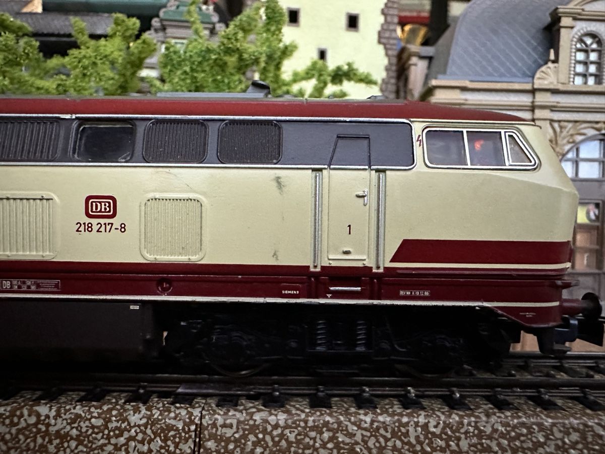 Märklin Modelleisenbahnen: Märklin 30747 DB BR 218 – Gebraucht aus Lupsingen von New-Haven 1