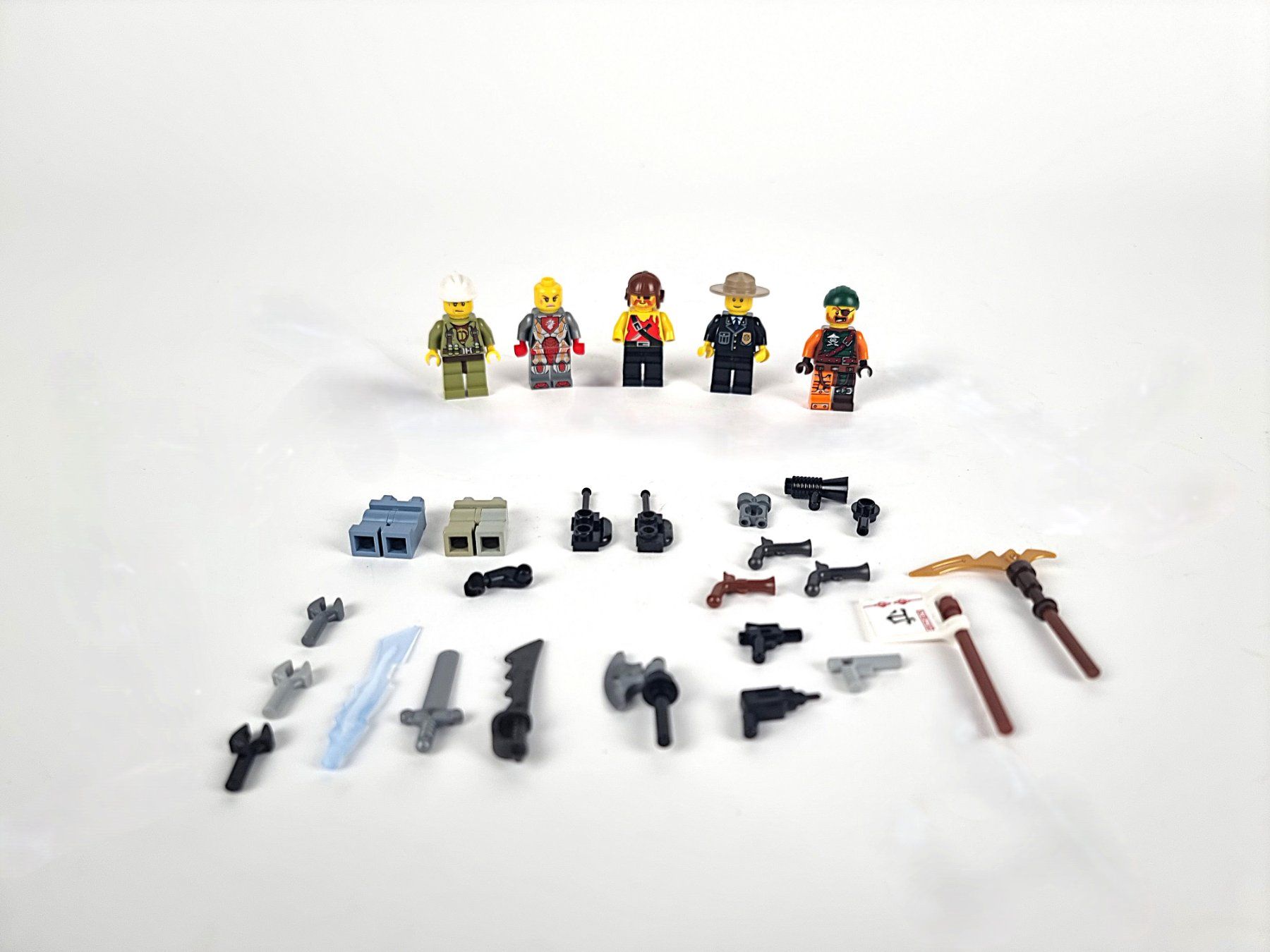 Lego Giocattoli: Lego Figuren und Waffen – Usato da Urtenen-Schönbühl venduto da Restwert_Schoenbuehl 1