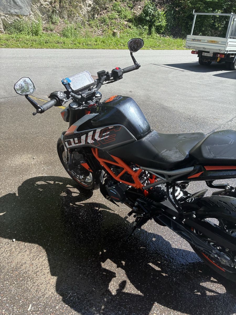 KTM Strada: Ktm Duke 125 – Usato da Lauenen b. Gstaad venduto da husis