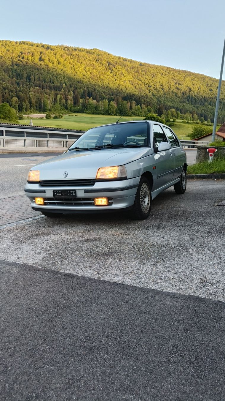 Renault Automobili: Clio 1.4 Baccara – Usato da Court venduto da andre2740