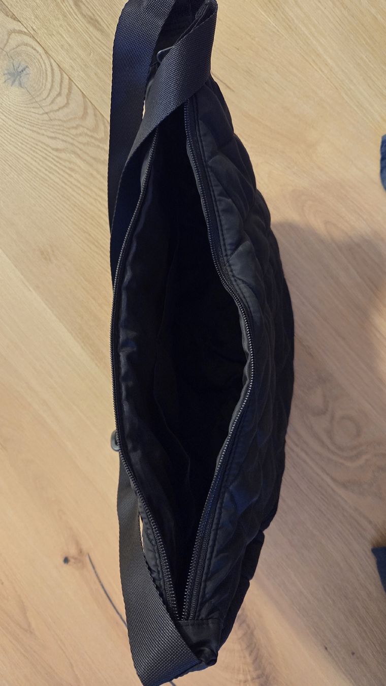 Sacs: Umhängetasche Uniqlo – Neuf (Voir description) à Chur par lil_25jl 1