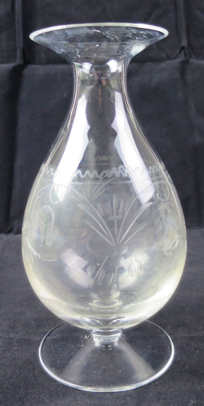 Vasen & Gefässe: Glas Vase, graviert, ca. 16 x 7,5 cm – Gebraucht aus Zürich von 1.Simon 2