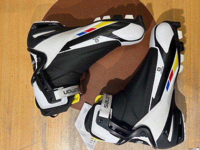 Salomon Herrenschuhe: SALOMON RS CARBON SKATE BOOTS 44 – Neu und originalverpackt aus Andermatt von Alpin-Outlet