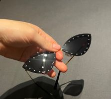 Sunglasses cat-eye with gems