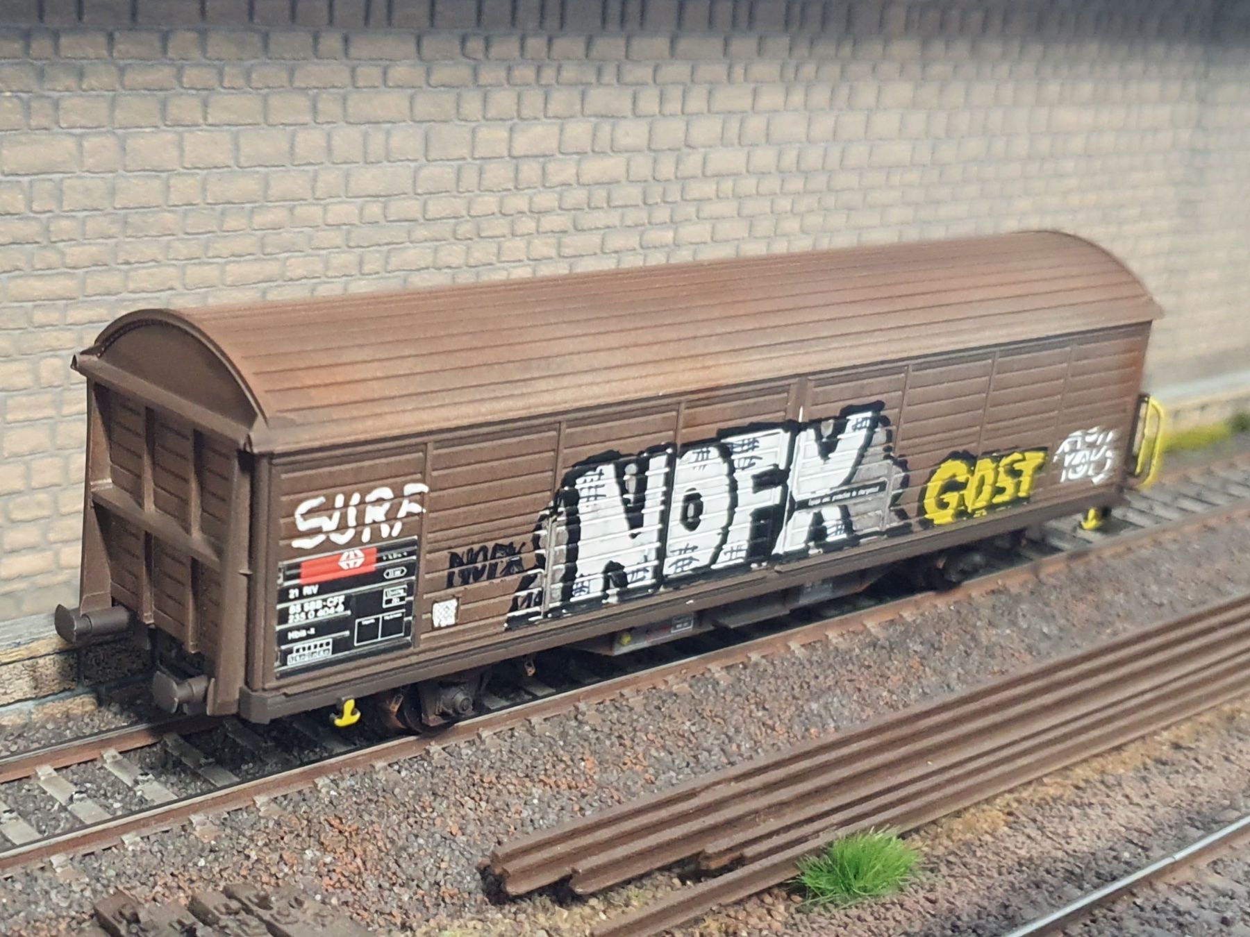 Roco Modellini di ferrovie: WAGON HBIS-X, SBB-CFF, ROCO 46171, PATINE + GRAFFITIS – Usato da Loveresse venduto da FIFILOULOU 1