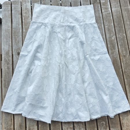🐸 *NEU* WUNDERSCHÖNER COLORA BLUMEN JUPE ROCK XS WEISS