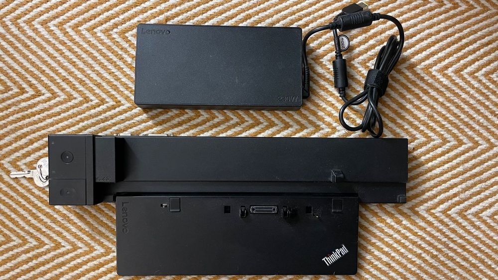 Lenovo ThinkPad Workstation Dock 230W Mit Netzteil - Die Perfekte Dockingstation Für P50, P70 & Co.