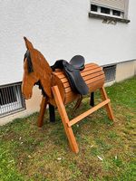 Holzpferd ohne Ledersattel
