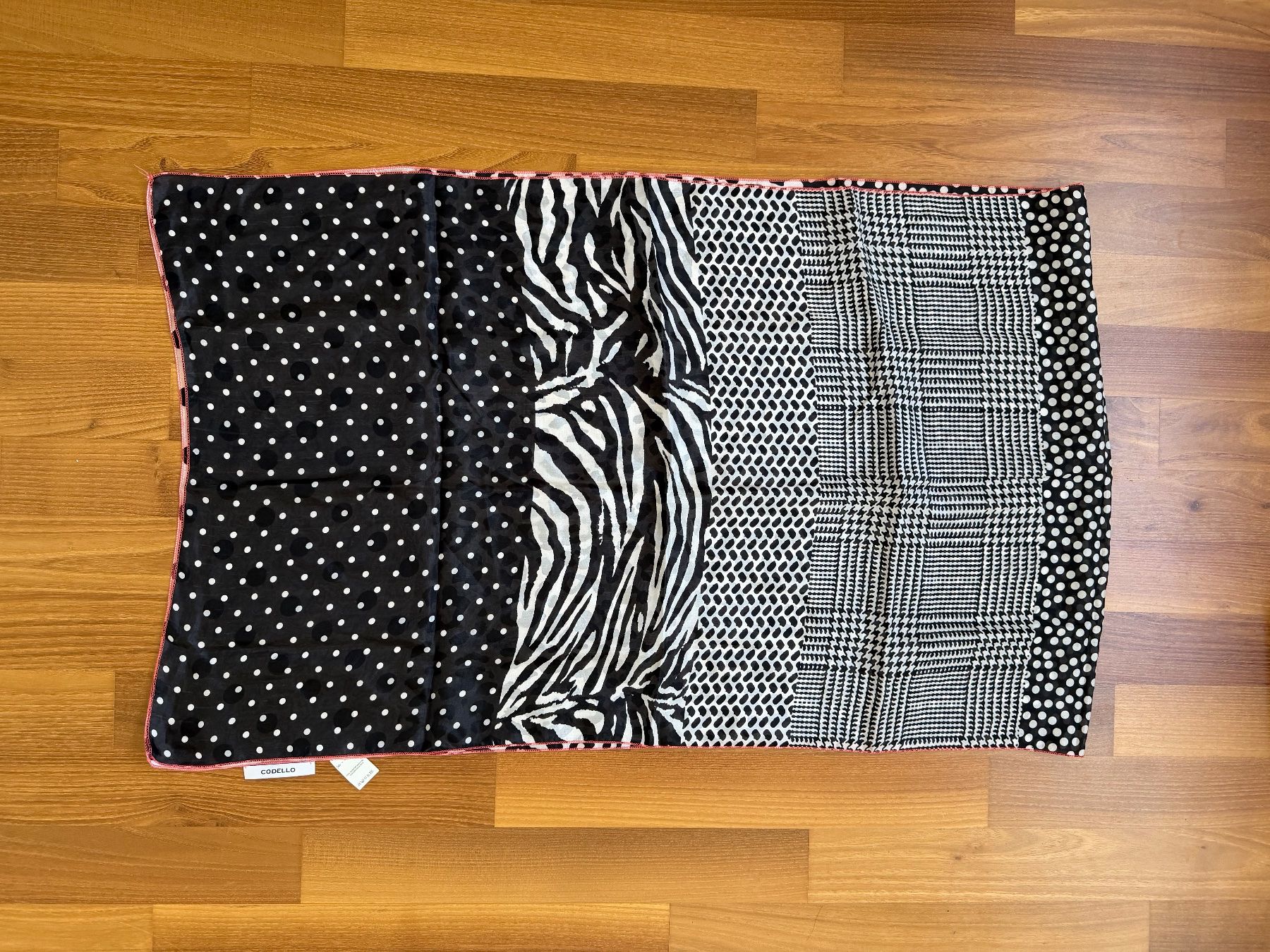Codello Foulard & Sciarpe: Codello Seidenschal mehrfarbig gemustert – Usato da Buchs SG venduto da VintageHomeCH 1