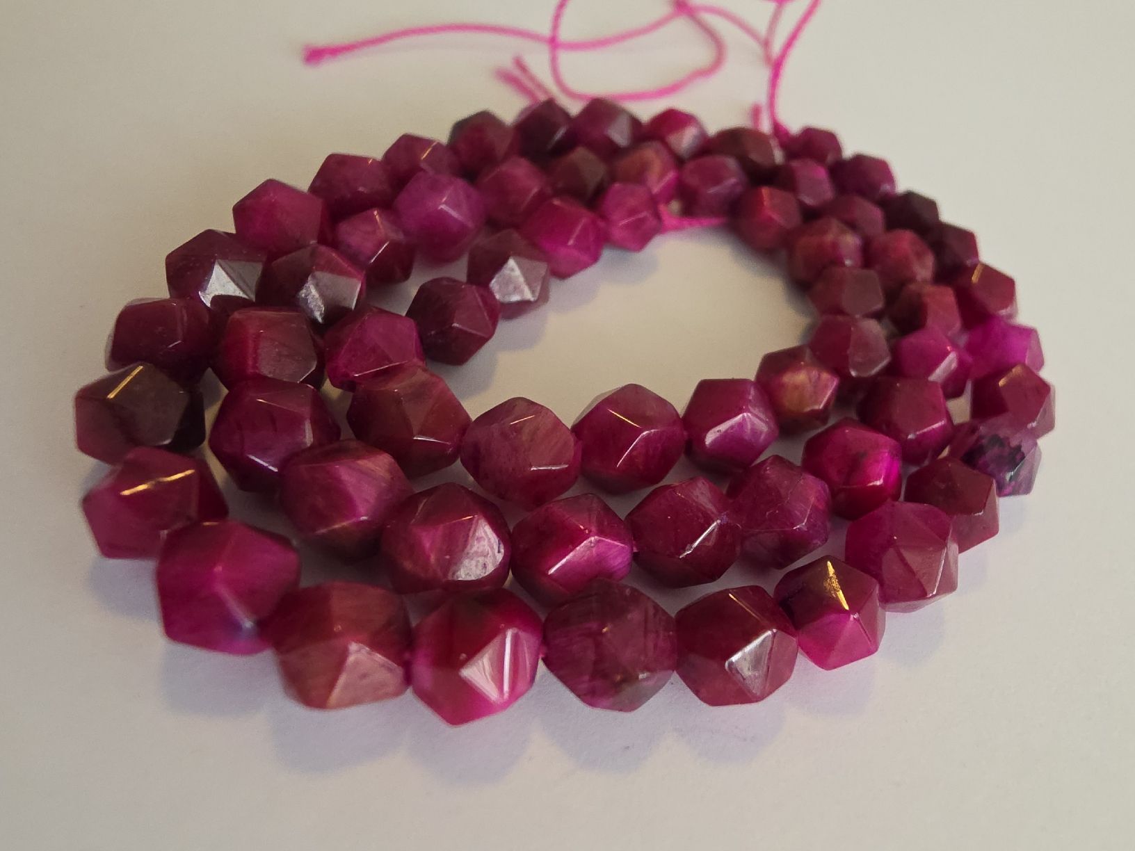 Minerali & Pietre curative: Tigerauge rosa facettiert 6mm. Strang – Nuovo e nell'imballaggio originale da Menziken venduto da Mirager 1