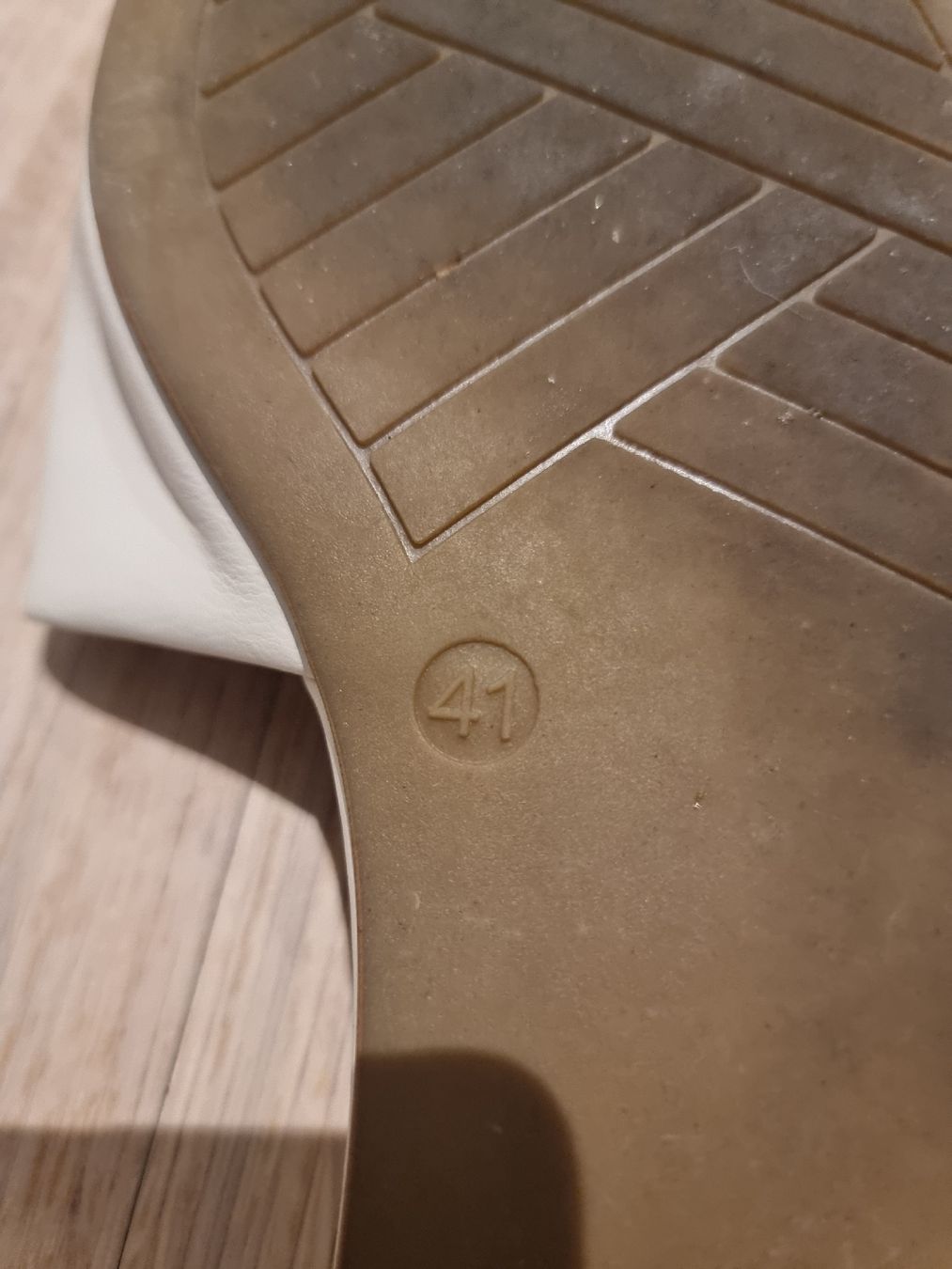 Dosenbach Scarpe da donna: Slippers von Catwalk Gr.41 – Usato da Männedorf venduto da nad_6gqn 1