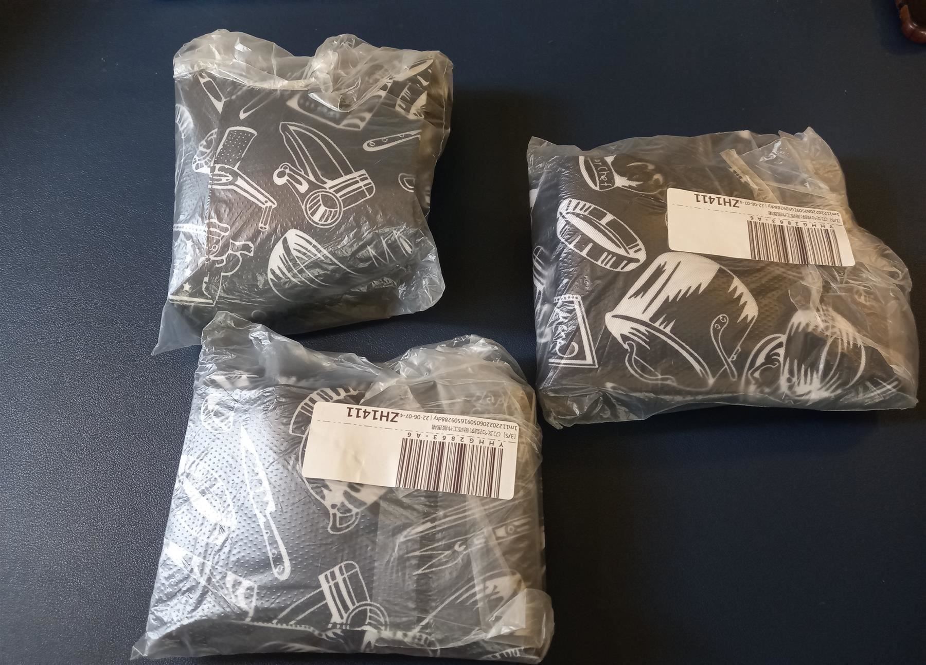 Grembiuli: 3x Küchenschürze / Tablier de cuisine – Nuovo e nell'imballaggio originale da Lausanne venduto da NOVA-STORE 2