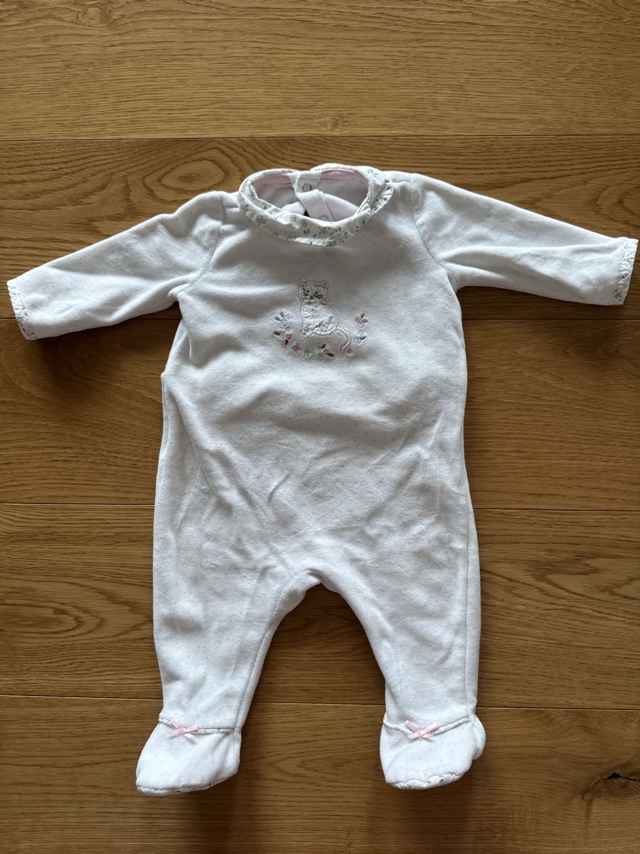 Pyjamas & Ähnliches: Strampler mit Füsschen | 3M | Gr.59 – Gebraucht aus Zürich von madosan