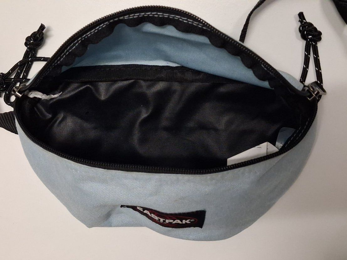 Eastpak Taschen: Eastpak bauchtasche hellblau – Gebraucht aus Bern von KavIndustries 1