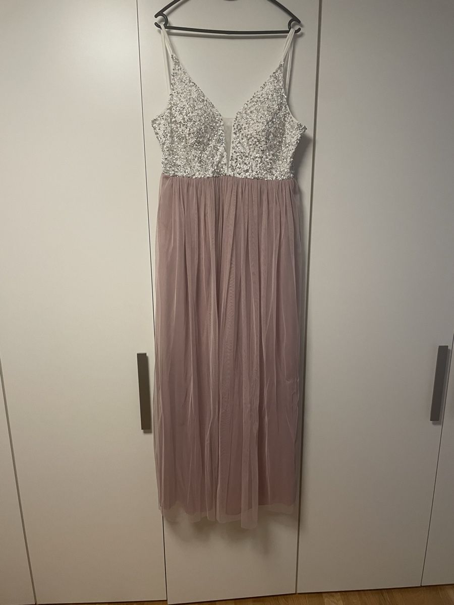 Robes: Abendkleid Rosa – Neuf avec emballage d'origine à Holzhäusern ZG par tschabtschab