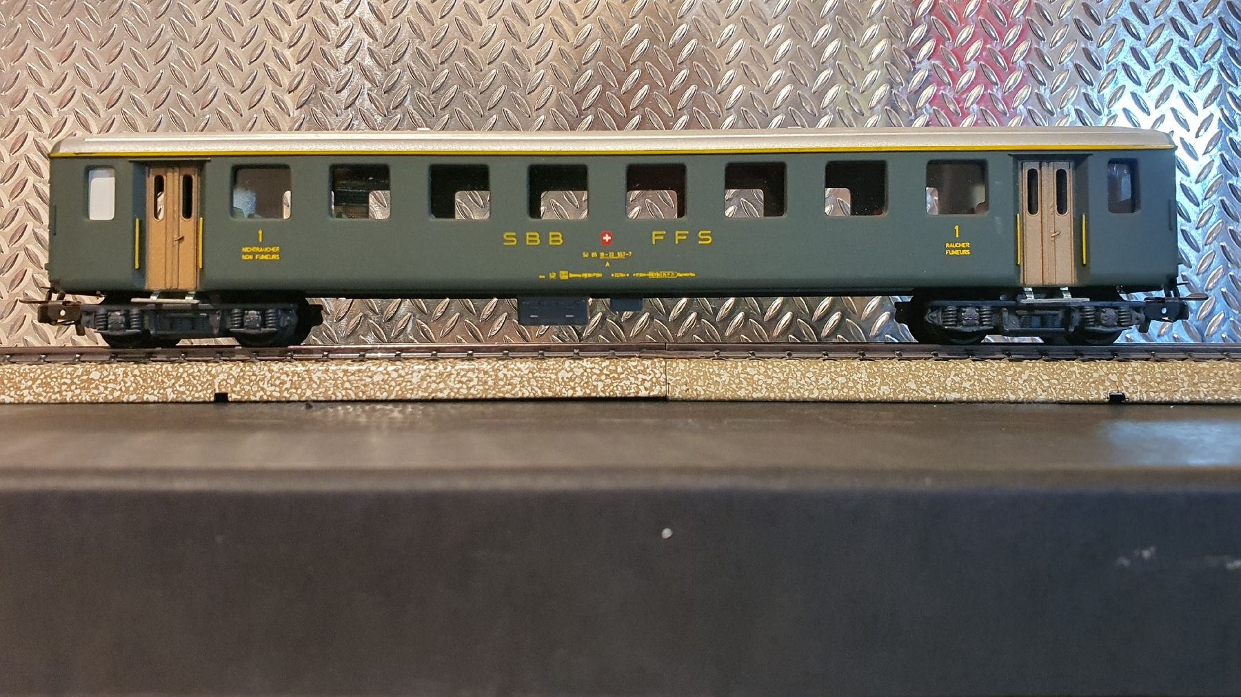 Märklin Modelleisenbahnen: MÄRKLIN H0 PERSONENWAGEN  – Gebraucht aus Männedorf von Modellbau-wyss