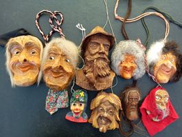 6 kleine Holzmasken & 3 kleine Masken aus Kunststoff