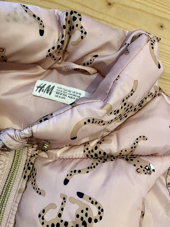Altro abbigliamento per bambina: Leopard Gilet Gr.134/140 – Usato da Brunnadern venduto da Bumlebee 1