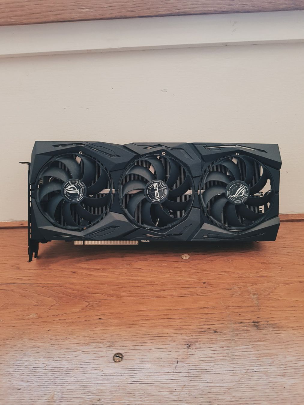 Nvidia Schede grafiche: RTX 2080 SUPER ROG STRIX OC 8GB – Usato da Hauterive NE venduto da Le_Photographe 1