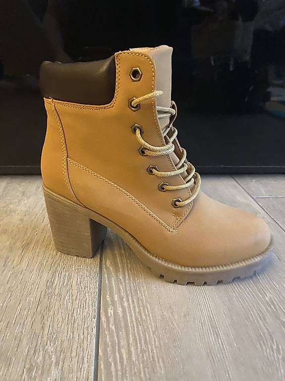 Chaussures femmes: Bottines – D'occasion à Gland par Serena4
