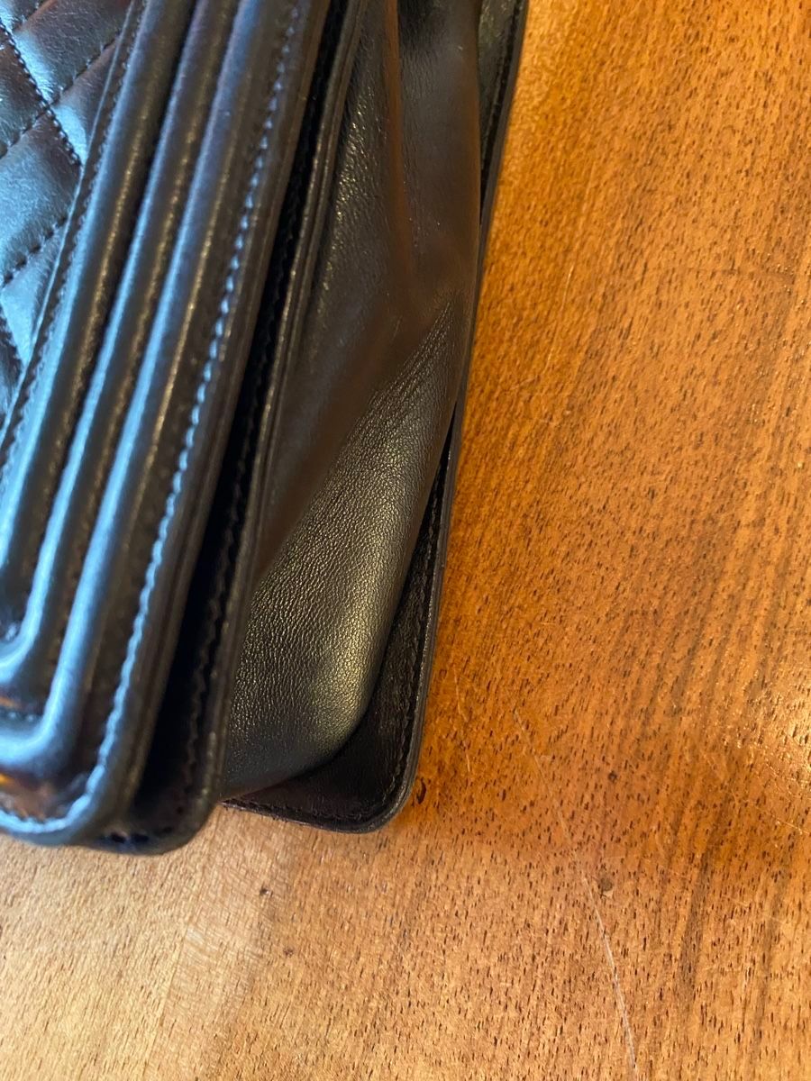 Chanel Sacs femmes: Chanel Boy Tasche schwarz mit silbrigem Hardware – D'occasion à Wollerau par Vinagoni 4