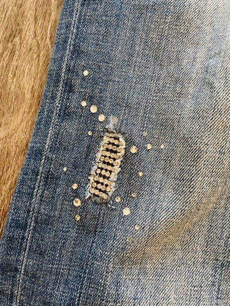 Guess Jeans: Jeans GUESS avec strass t. 27 – Usato da La Plaine venduto da Biliblue 2