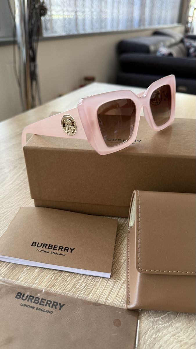 Burberry Occhiali & Lenti: Neue coole Burberry Sonnenbrille – Nuovo (secondo la descrizione) da Winterthur venduto da -BeHappy24- 4
