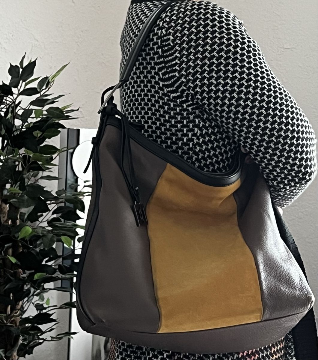 Coccinelle Taschen für Damen: Coccinelle Umhängetasche Leder – Gebraucht aus Zürich von ClosetKTT 9