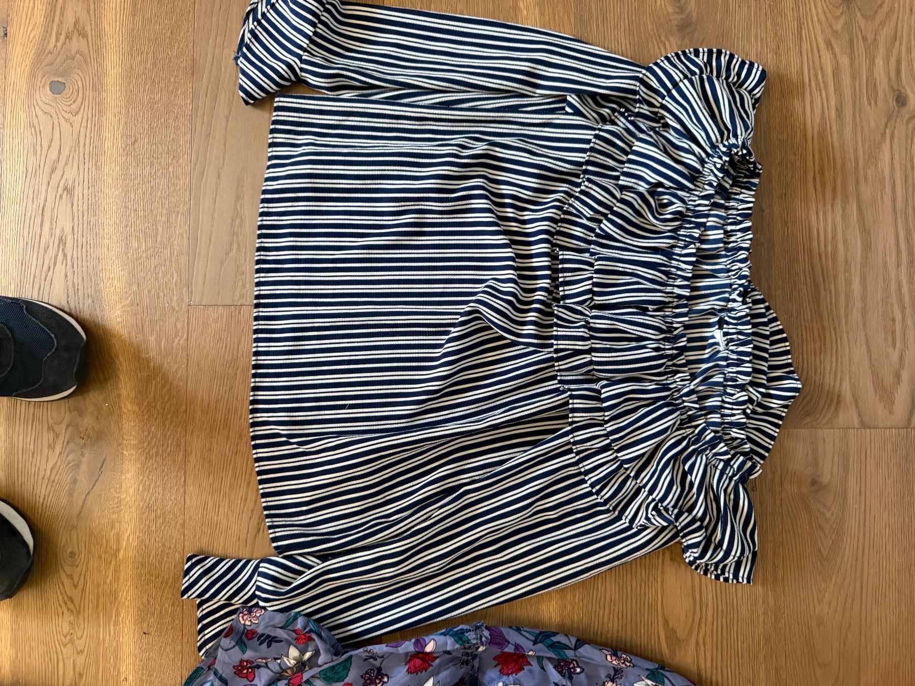 Lotti di vestiti: Kleider Paket M / L – Usato da Zürich venduto da Sashkica 8