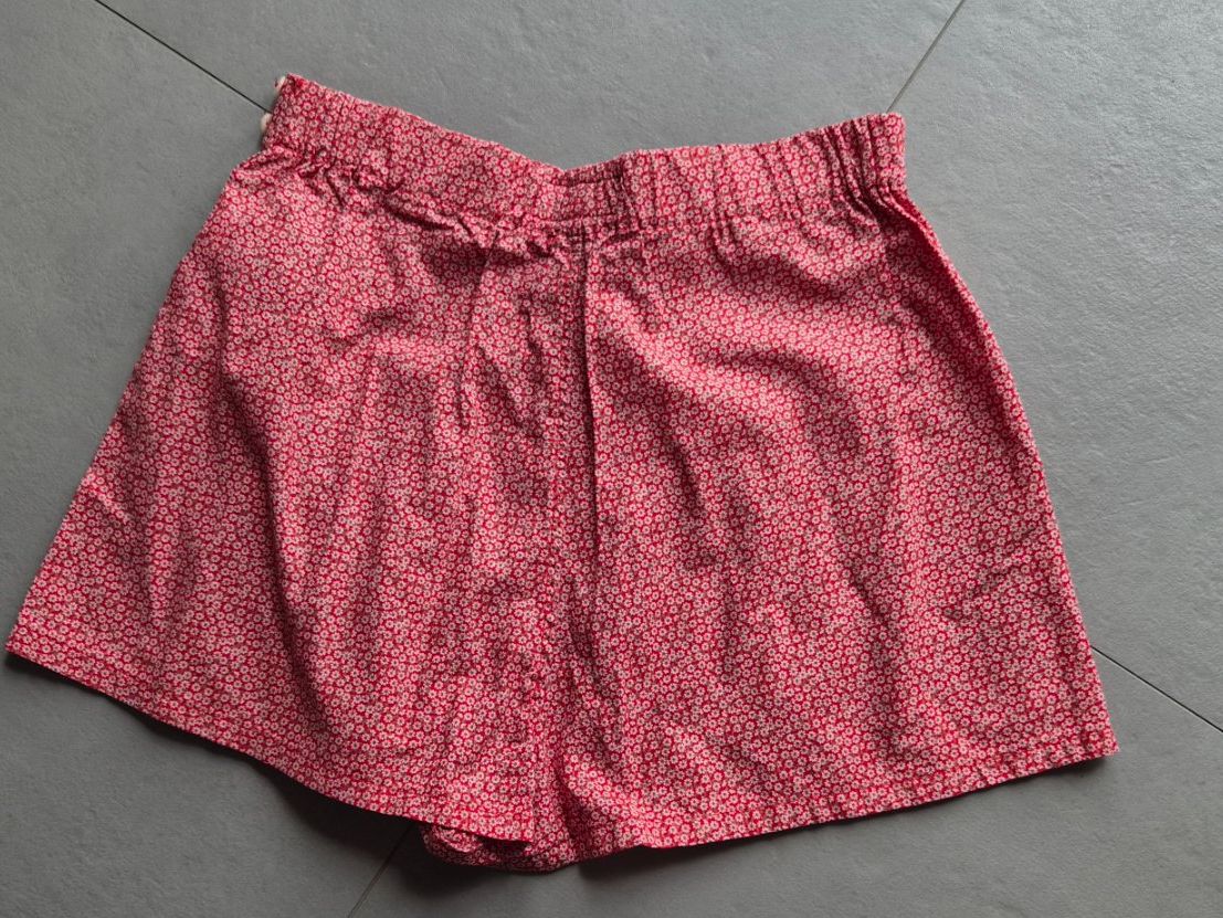 Pantaloni: Short en coton léger, taille S – Usato da vufflens la ville venduto da Veuveclicquot 4